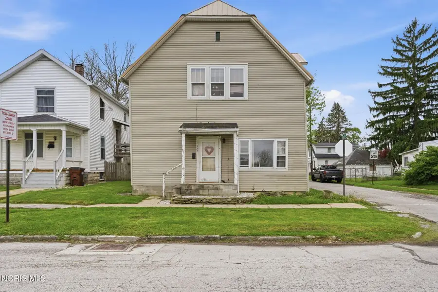 565 W Fremont Street, Fostoria, OH 44830 - #2