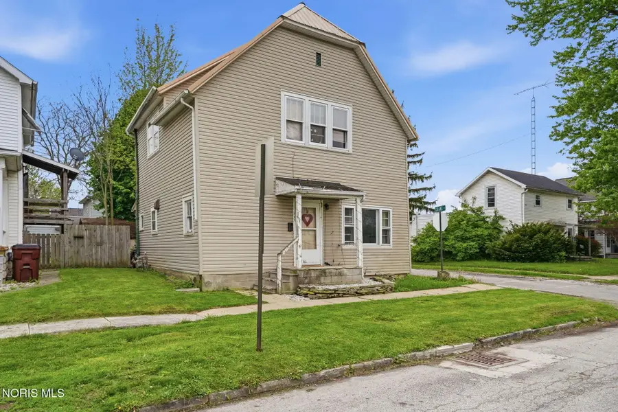 565 W Fremont Street, Fostoria, OH 44830 - #3