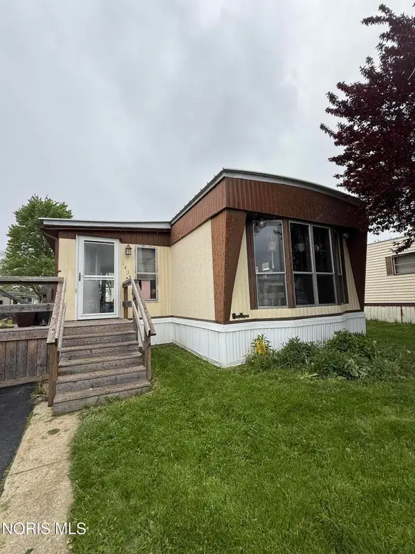1432 Huntington Drive, Findlay, OH 45840