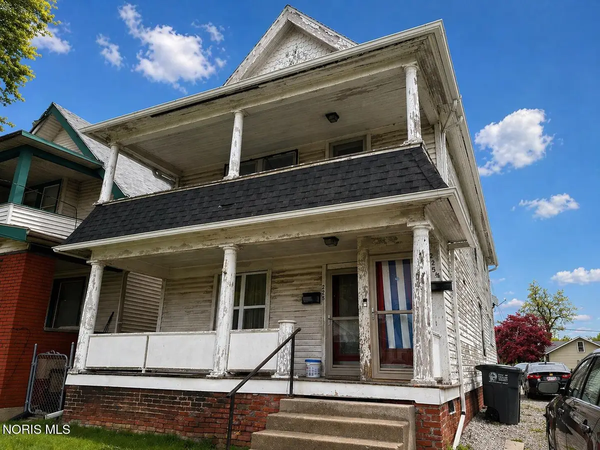 225 Wasaon Street, Toledo, OH 43609 - #1