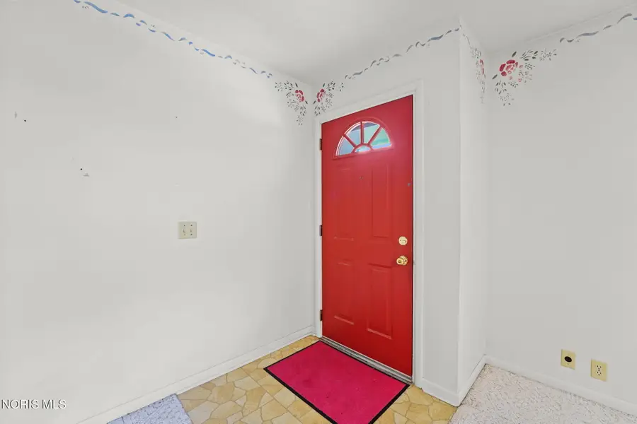 220 E Yates Avenue, Findlay, OH 45840 - #3