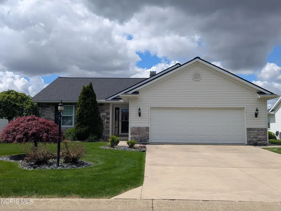 331 Country Meadows Drive, Oak Harbor, OH 43449 - #2