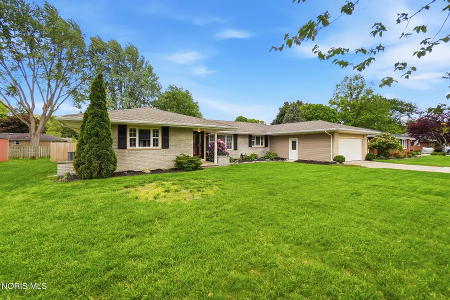 923 Lyn Road, Bowling Green, OH 43402 - #3