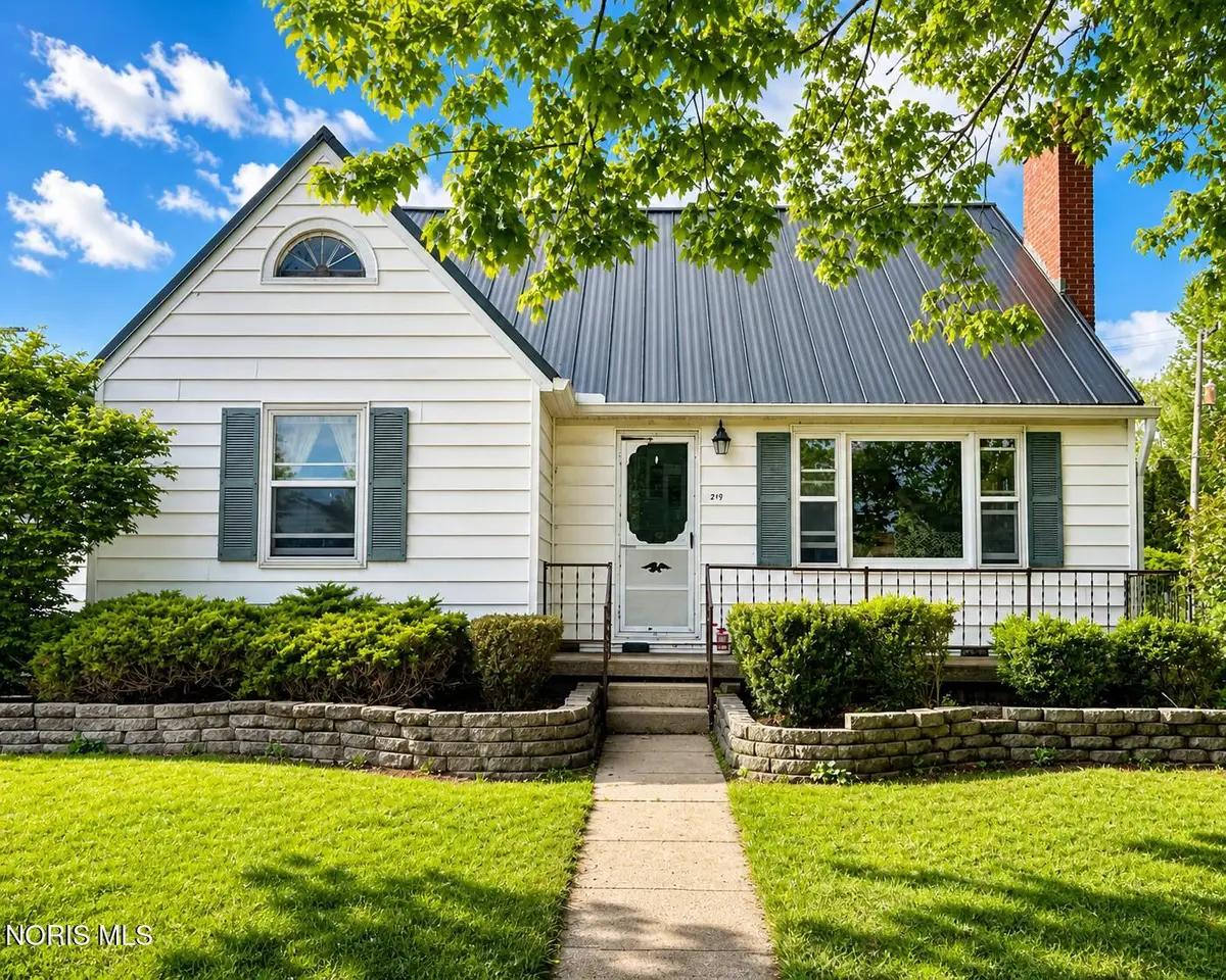 213 E Gerhart Street, Edgerton, OH 43517 - #1