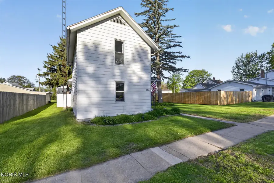 206 Franklin Avenue, Swanton, OH 43558 - #2
