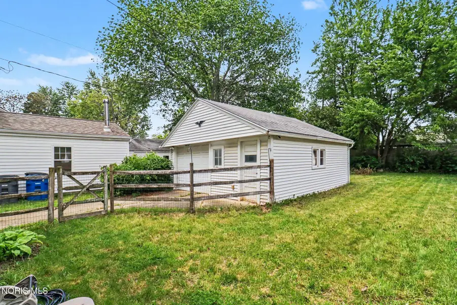 1204 Hawk Street, Toledo, OH 43612 - #3