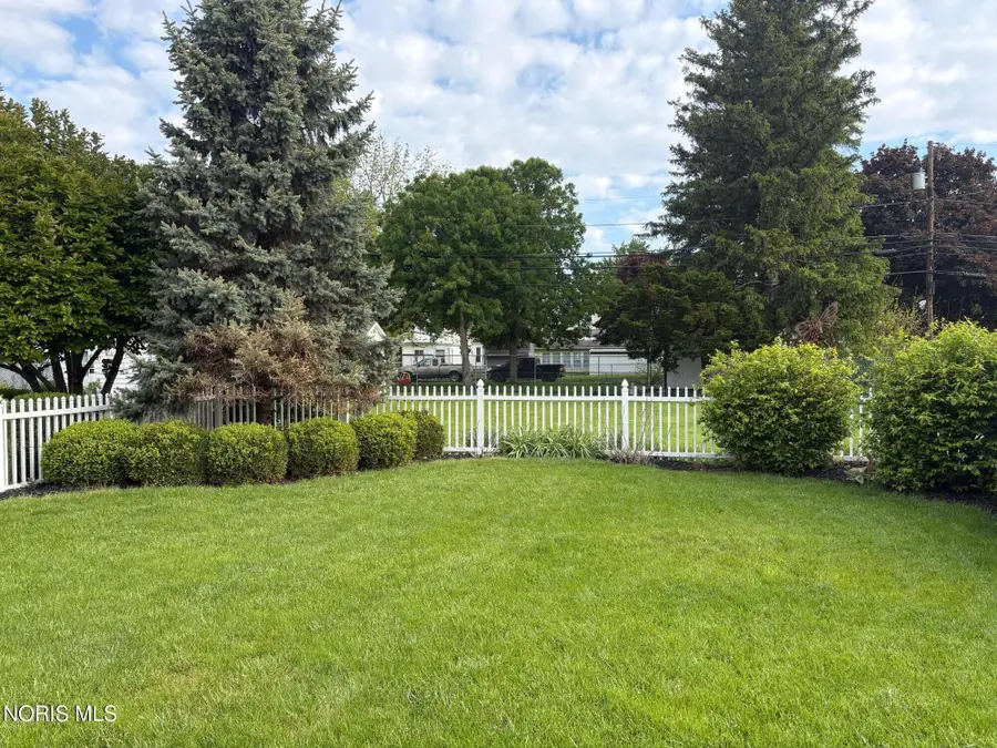 156 Elm Street, Fostoria, OH 44830 - #2