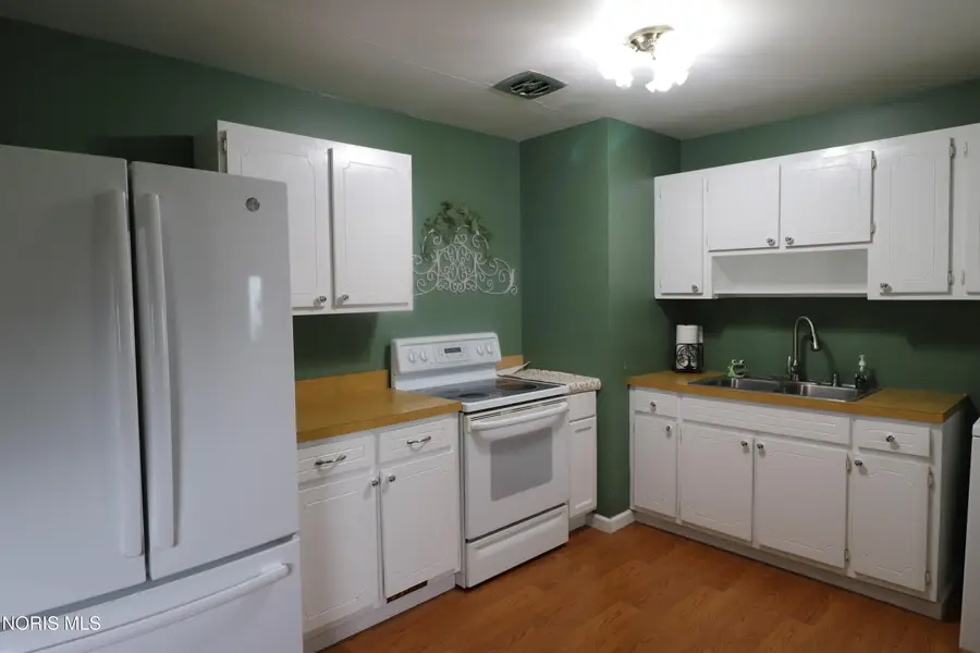 1742 E Benwick Road, Toledo, OH 43613 - #3