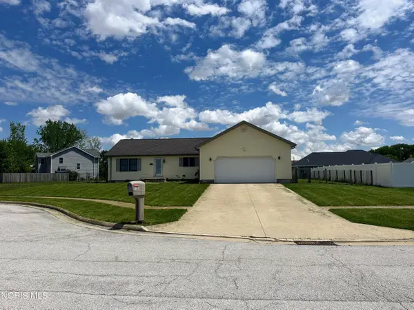 1208 Yonker Place, Fostoria, OH 44830