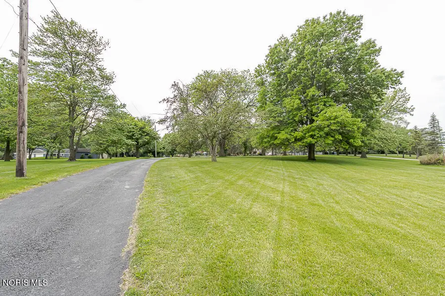 1420 Old Trail Road, Maumee, OH 43537 - #3