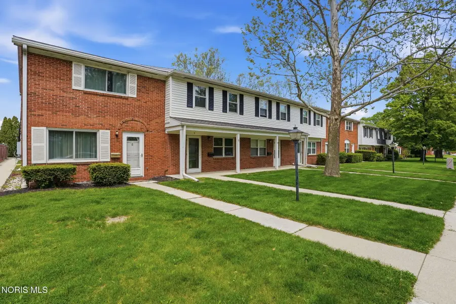 1724 Queenswood Drive #9, Findlay, OH 45840 - #2