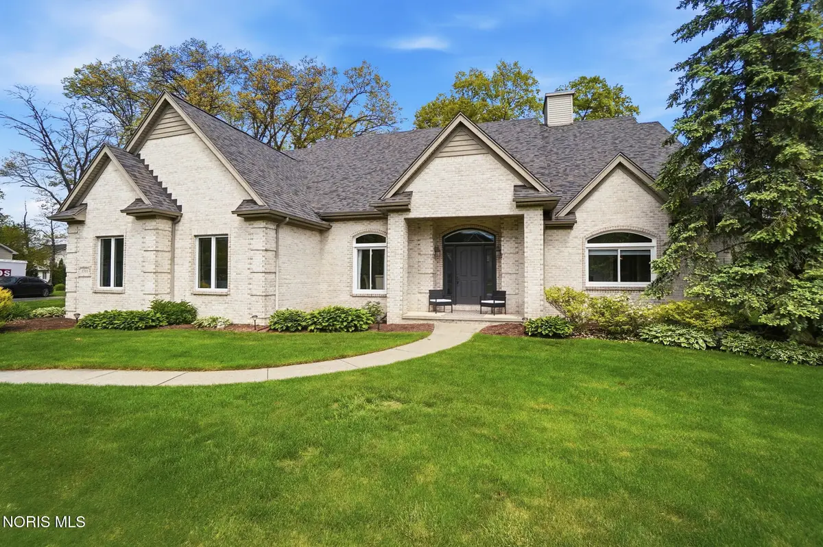 8766 Willow Pond Boulevard, Sylvania, OH 43560 - #1