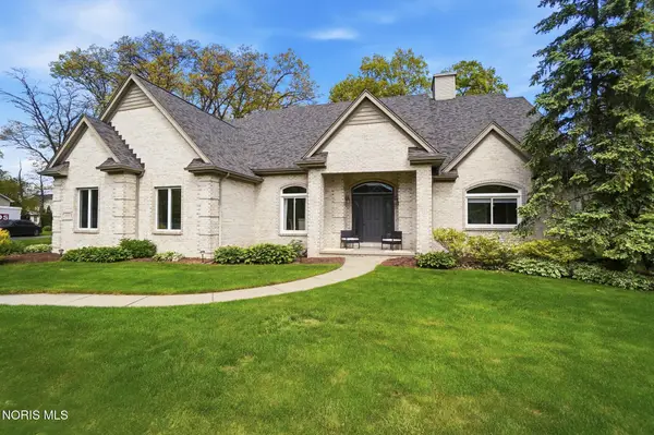 8766 Willow Pond Boulevard, Sylvania, OH 43560