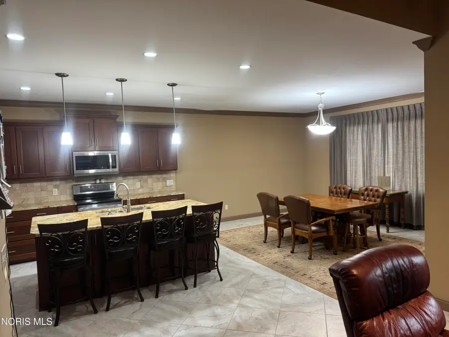 156 Pineview Drive, Oregon, OH 43616 - #2