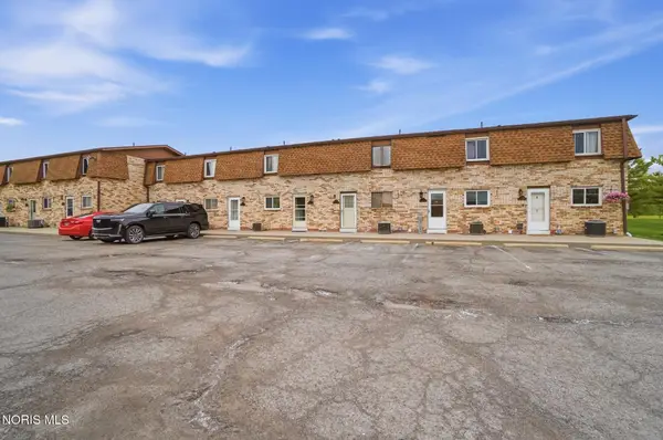 728 Fairway Drive #5, Wauseon, OH 43567