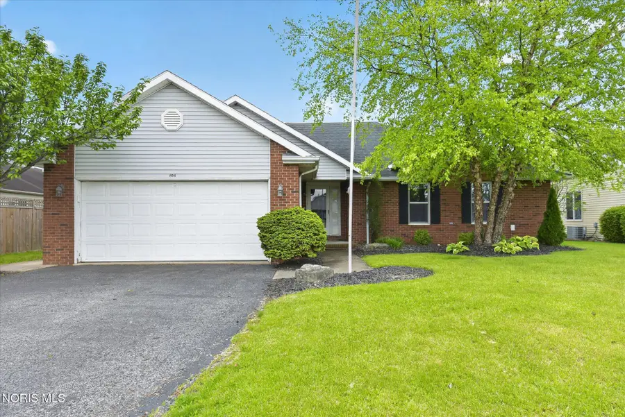 804 Hunters Creek Drive, Findlay, OH 45840 - #3