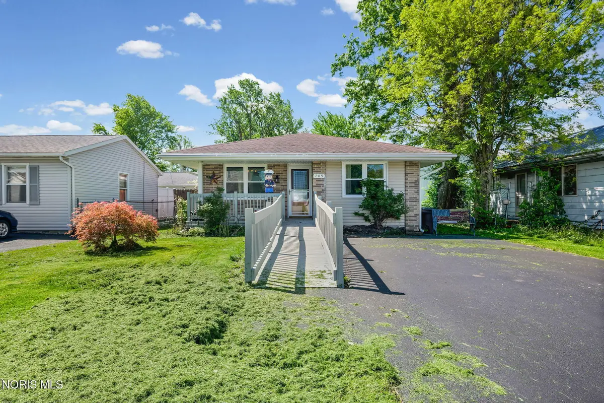 205 E Oliver Street, McComb, OH 45858 - #1