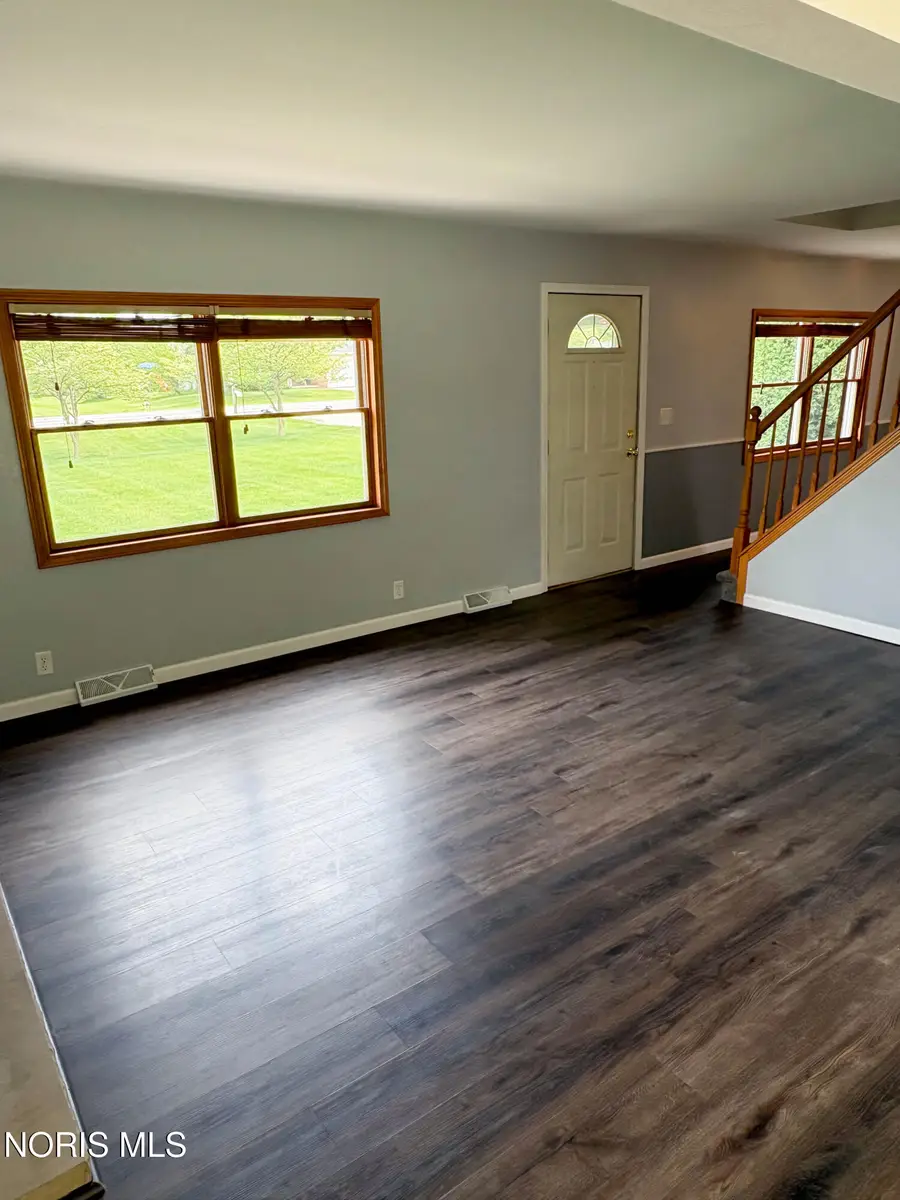 1102 S Lallendorf Road, Oregon, OH 43616 - #2