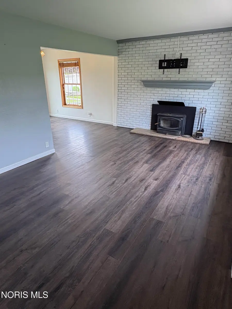 1102 S Lallendorf Road, Oregon, OH 43616 - #3