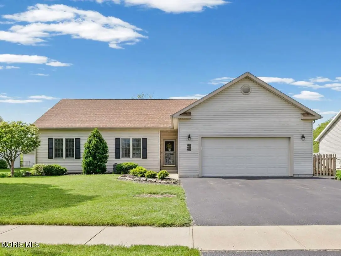 1231 E Lincoln Street, Findlay, OH 45840 - #1