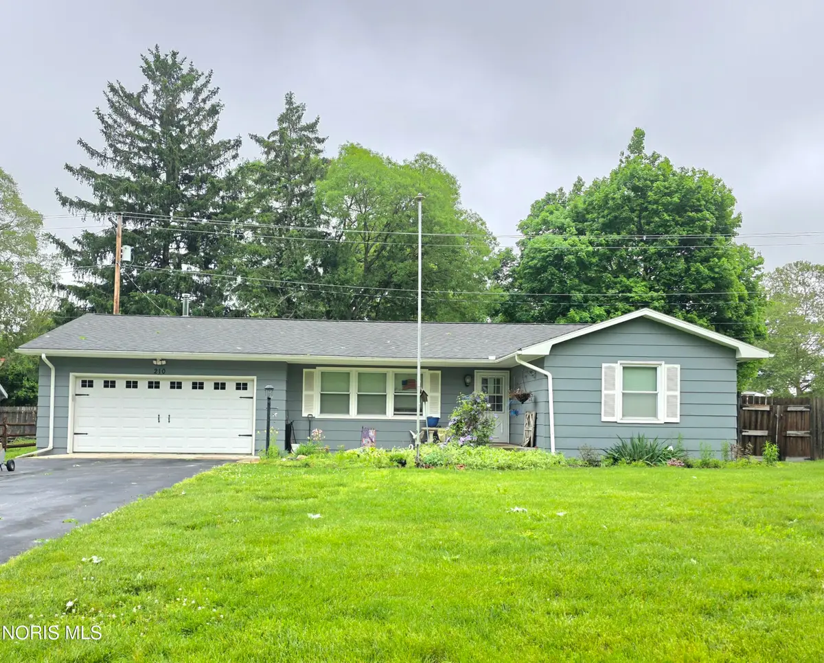 210 Park Lane, Bradner, OH 43406 - #1