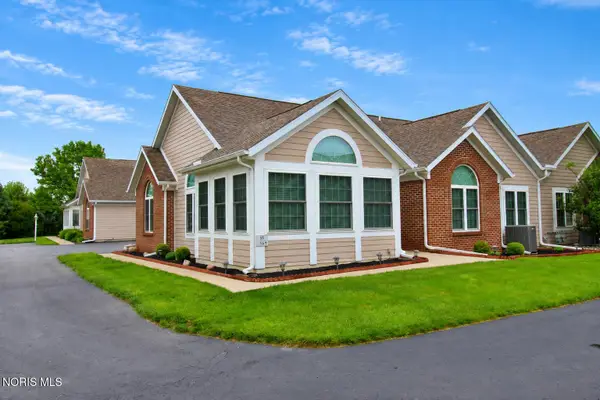 58 Summerfield Blvd, Bowling Green, OH 43402