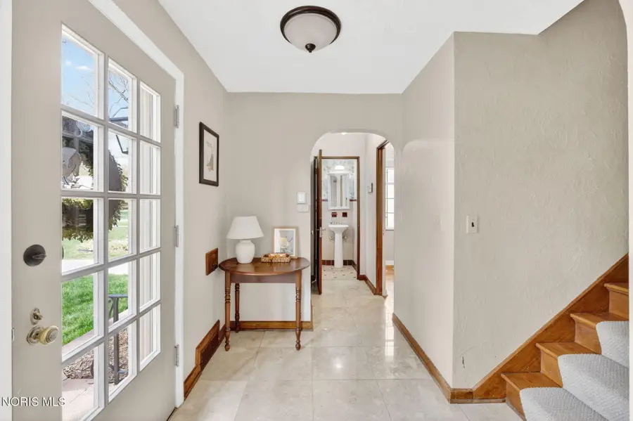 2708 Barrington Drive, Toledo, OH 43606 - #2
