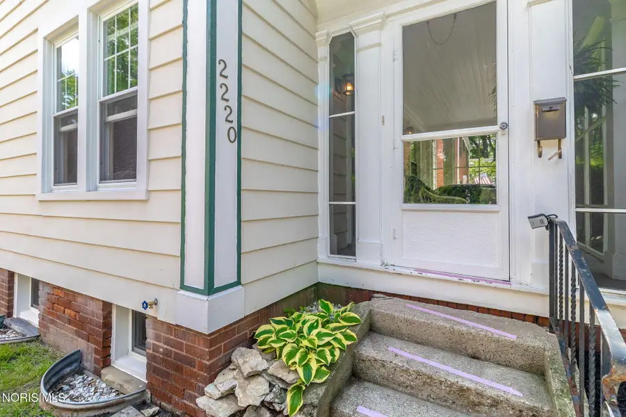 2220 Pemberton Drive, Toledo, OH 43606 - #2