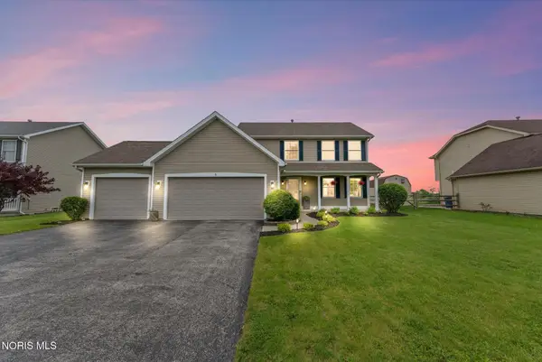 1607 Horseshoe Bend Dr, Perrysburg, OH 43551
