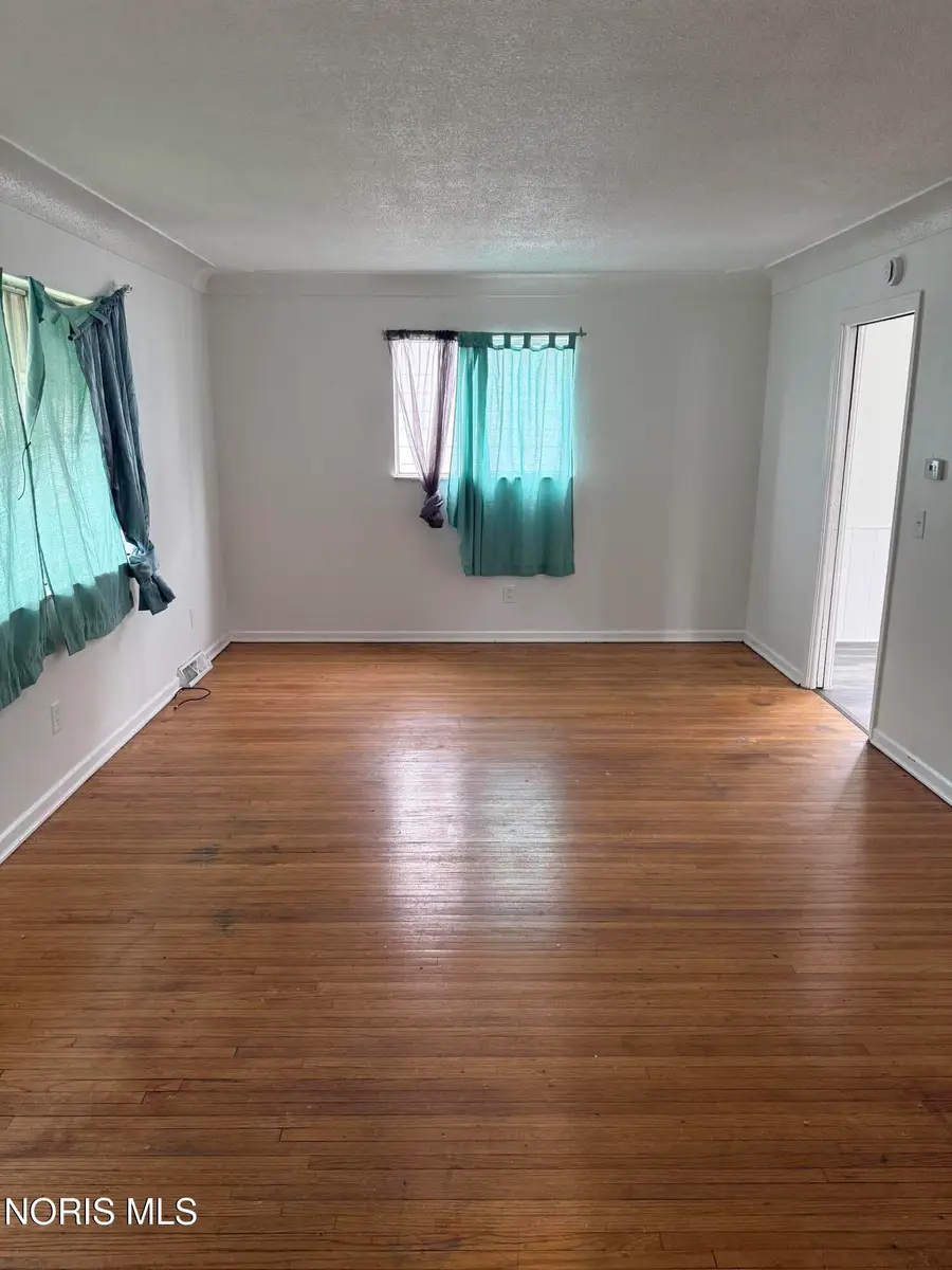 3554 Cecelia Avenue, Toledo, OH 43608 - #2