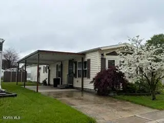 60 N State Route 101 #39, Tiffin, OH 44883