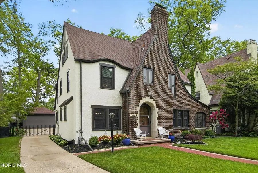 3444 Gallatin Road, Ottawa Hills, OH 43606 - #2
