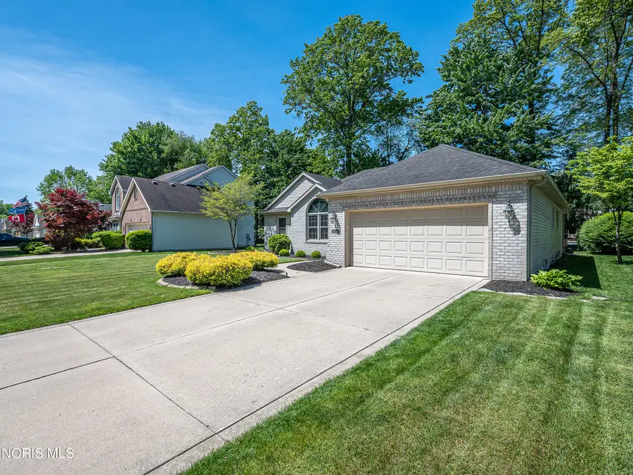 626 Whisperwood Parkway, Holland, OH 43528 - #2