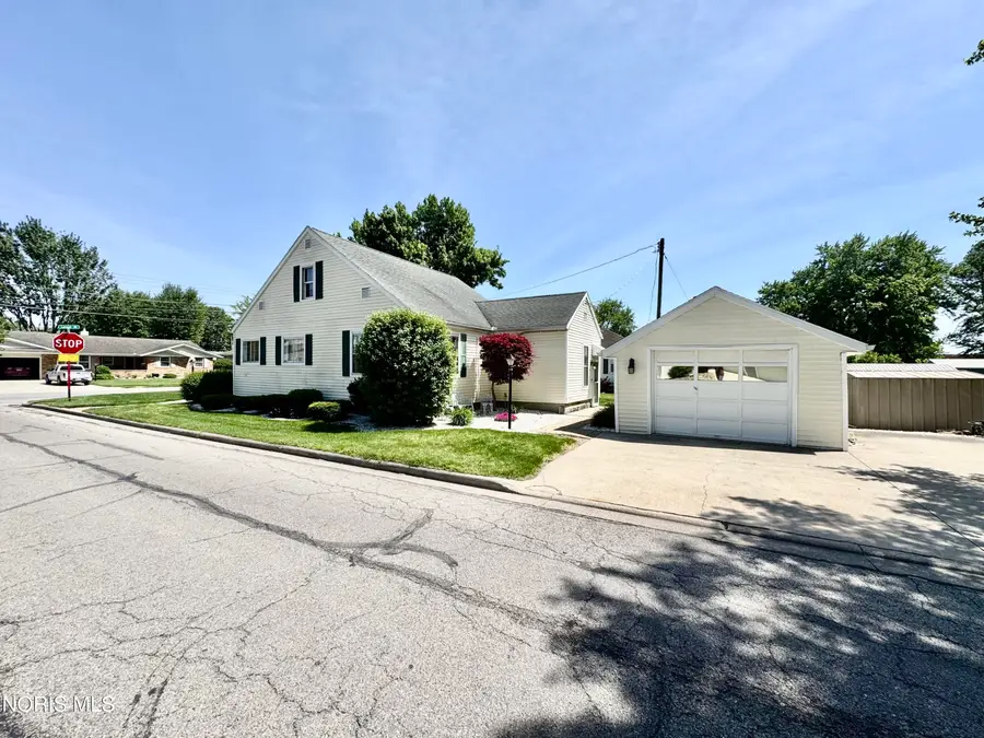 1087 N Locust Street, Ottawa, OH 45875 - #3