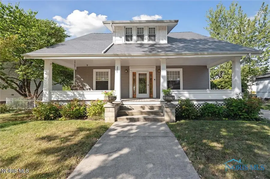 228 Vine Street, Wauseon, OH 43567 - #3