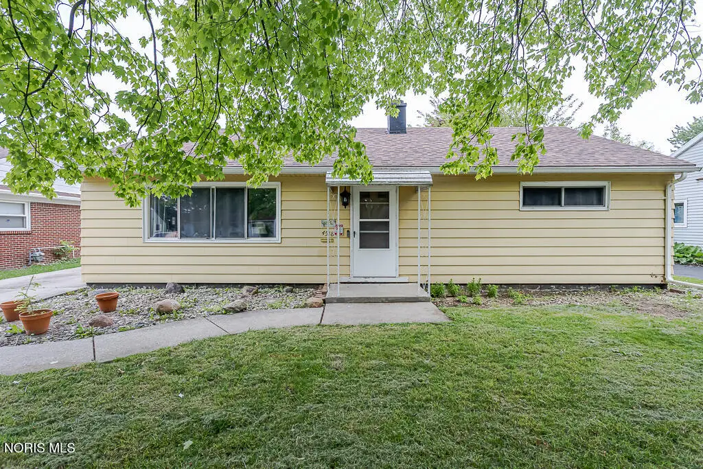 4518 Thackeray Road, Maumee, OH 43537 - #1