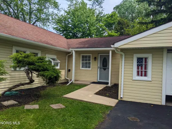 2070 Autokee Street, Oregon, OH 43616