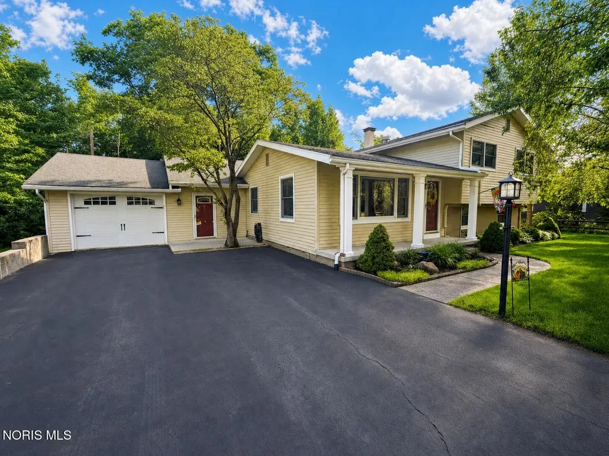 23694 E 2nd Street, Grand Rapids, OH 43522 - #1