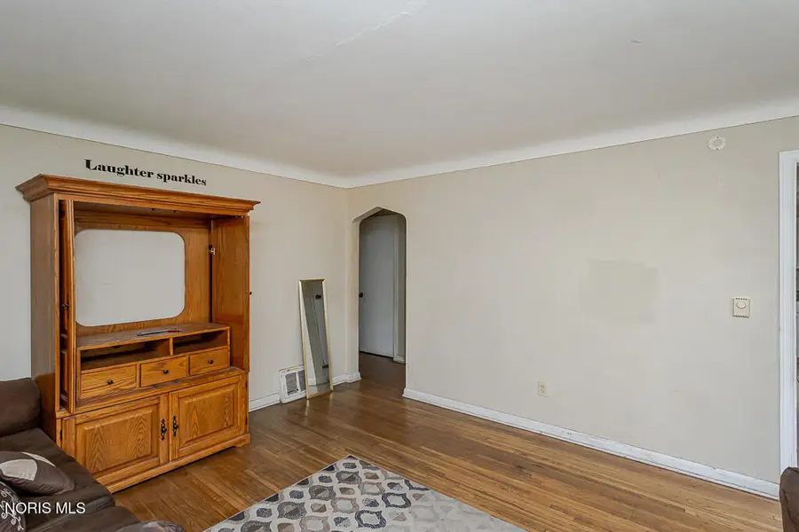 1318 E Manhattan Boulevard, Toledo, OH 43608 - #3