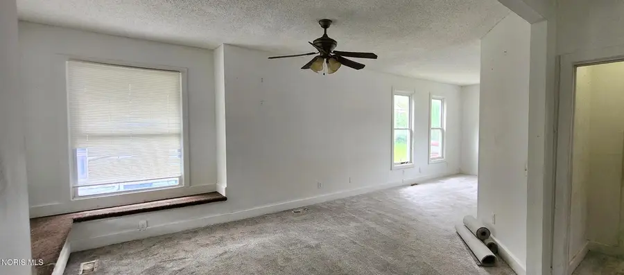 2712 Glenwood Avenue, Toledo, OH 43610 - #2