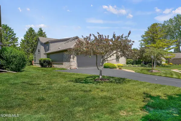 7402 Caracole Court, Sylvania, OH 43560