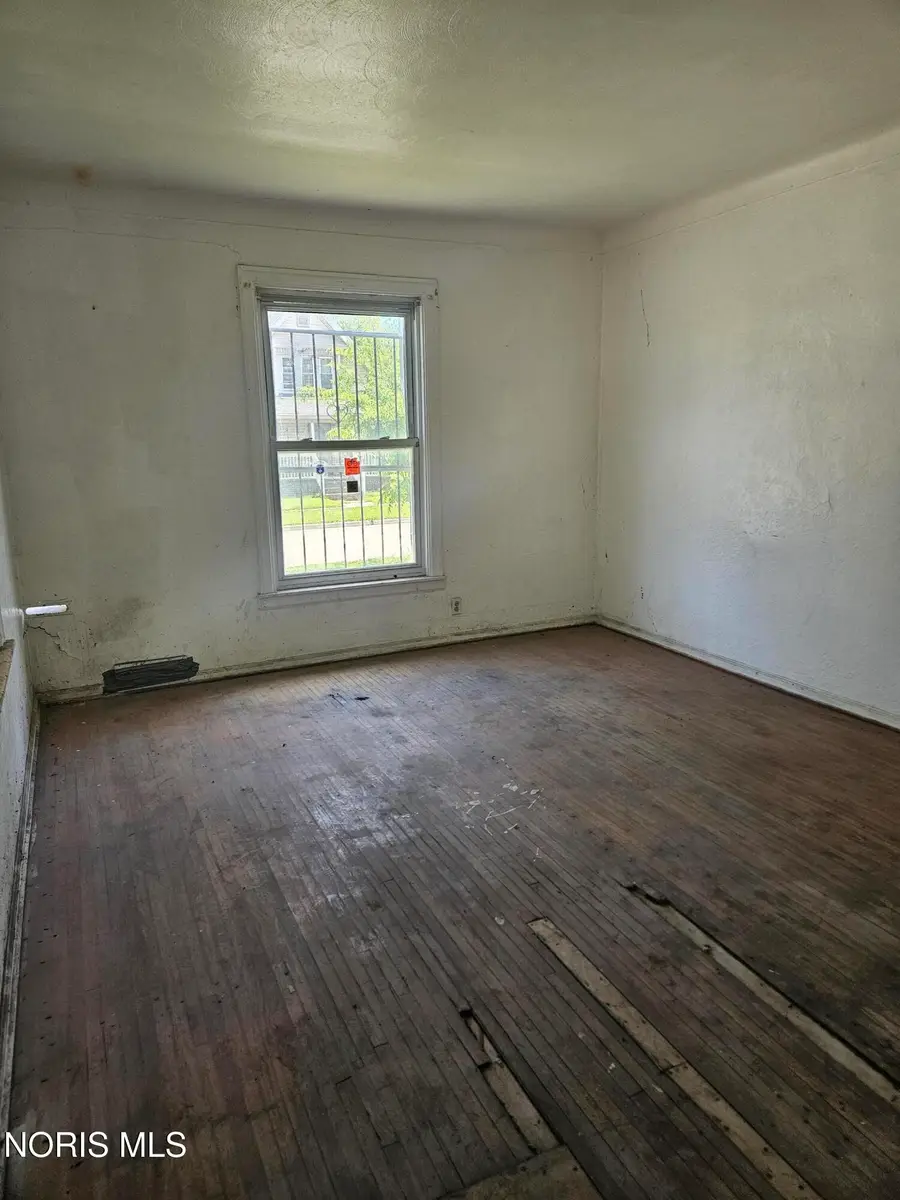 1209 Waverly Avenue, Toledo, OH 43607 - #3
