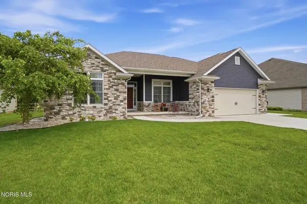 305 Ridgepoint Circle, Waterville, OH 43566