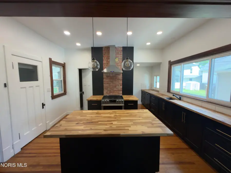 2876 Broadway Street, Toledo, OH 43614 - #3