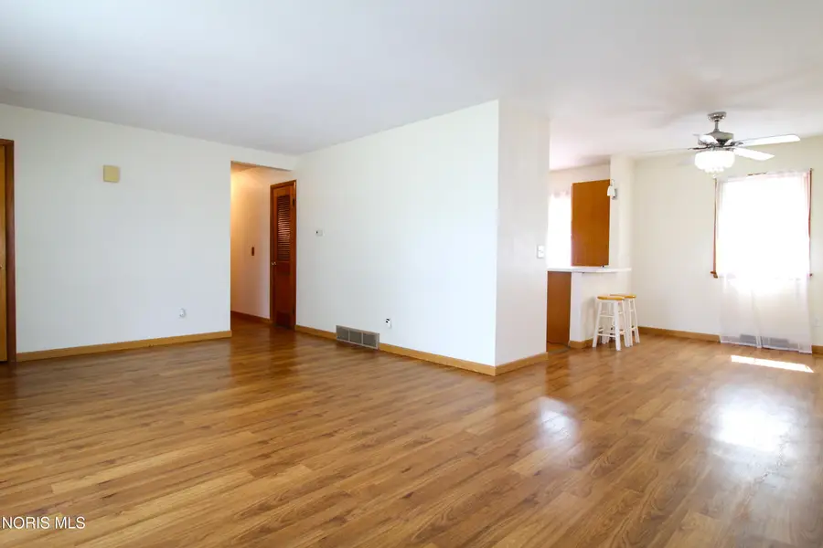 19 N Fargo Street, Oregon, OH 43616 - #3
