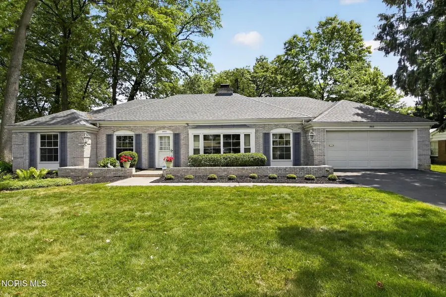 3860 Surrey Road, Toledo, OH 43615 - #2