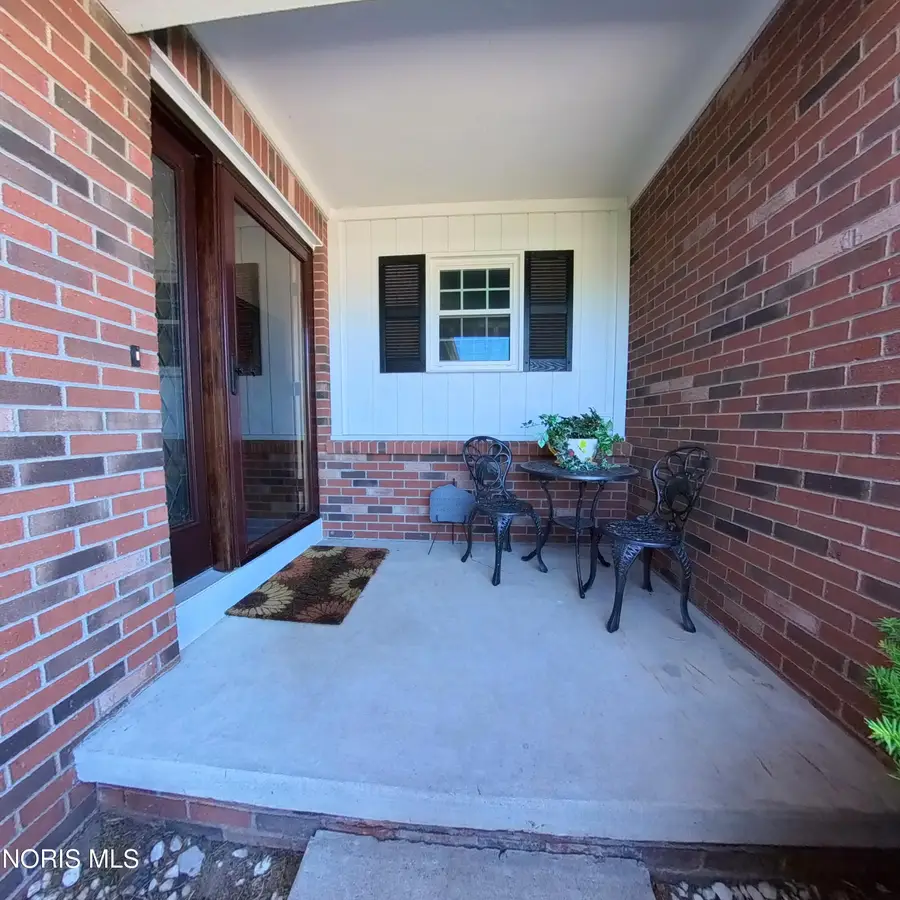 355 Wolf Creek Court, Northwood, OH 43619 - #2