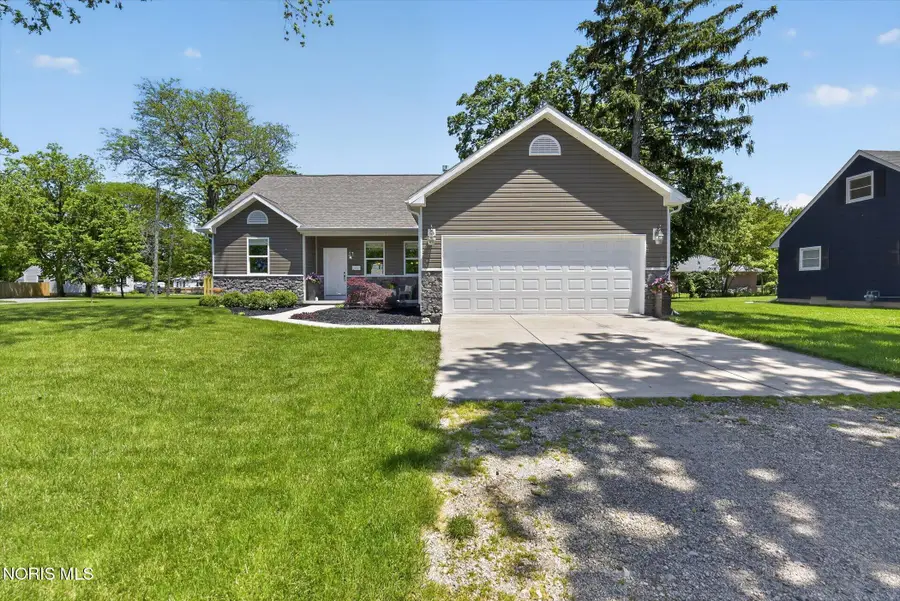 922 Corey Street, Maumee, OH 43537 - #3