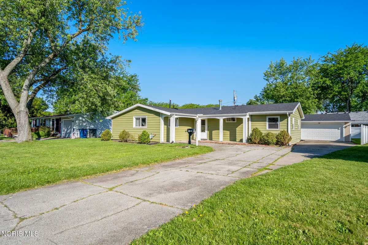 26933 Whiteside Drive, Perrysburg, OH 43551 - #1