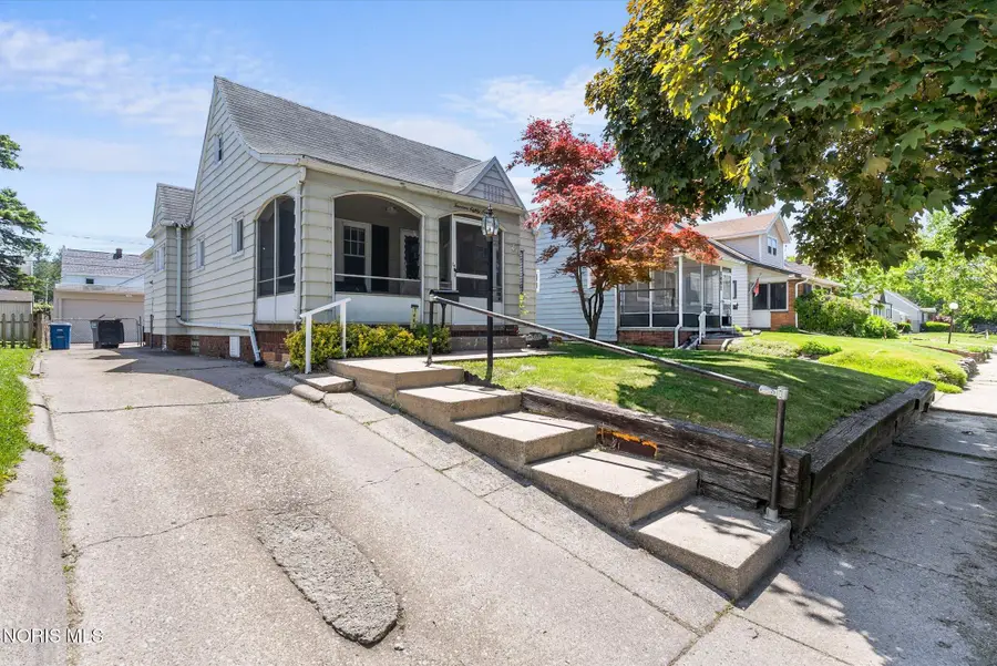 1487 Crestwood Road, Toledo, OH 43612 - #2